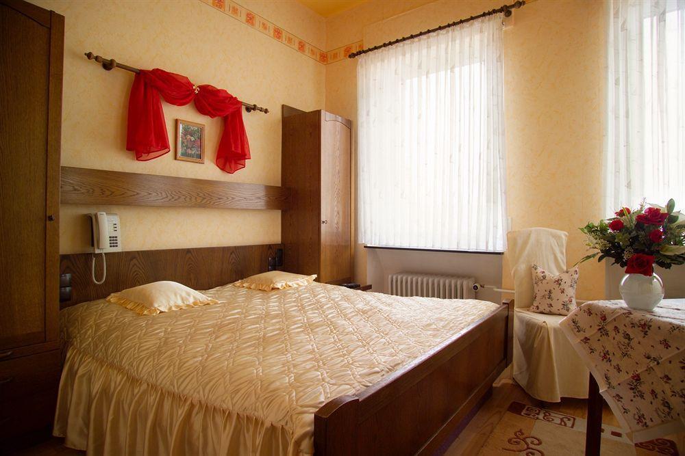 Hotel Hoehn Rüdesheim nad Renem Zewnętrze zdjęcie