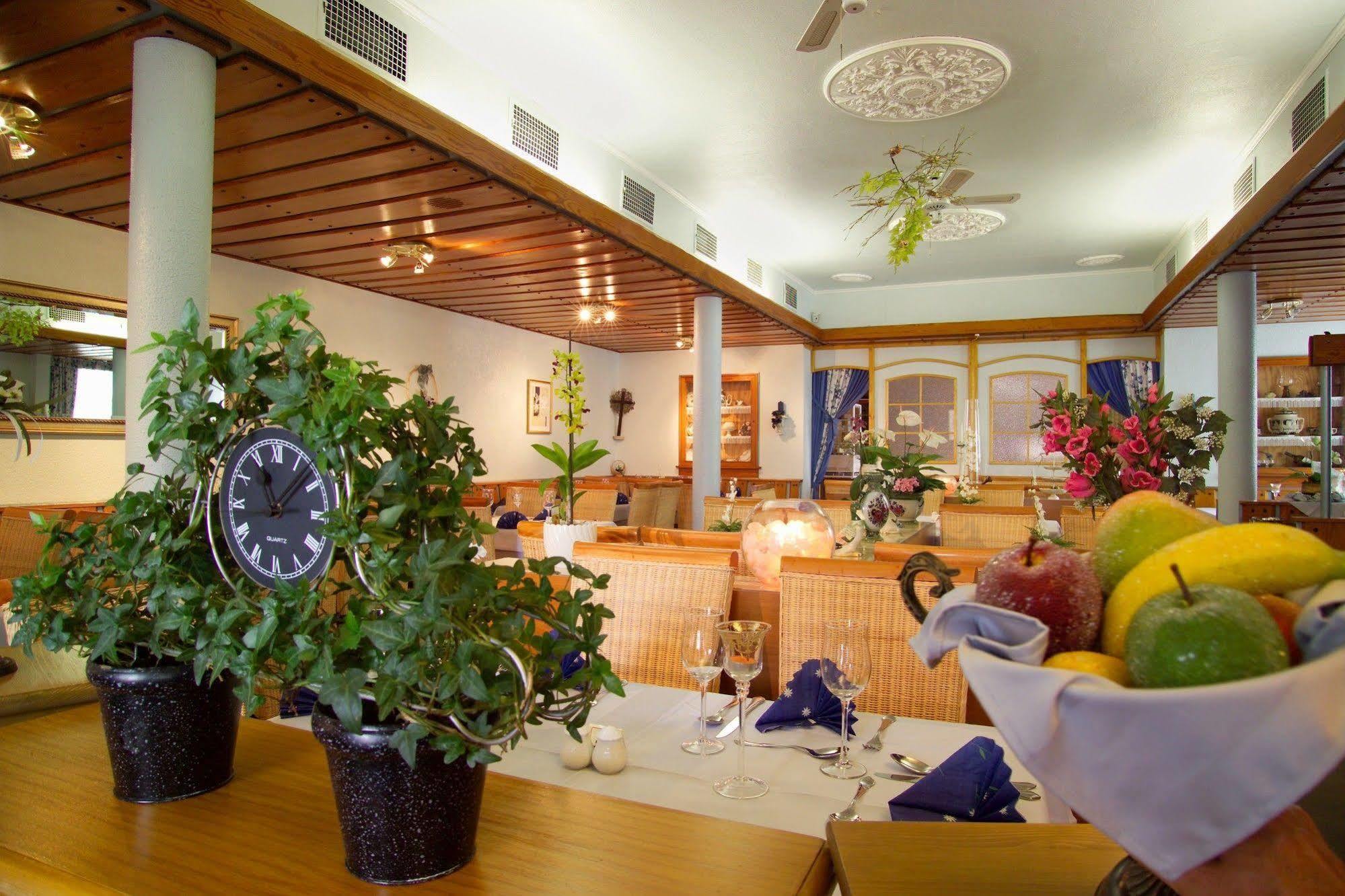 Hotel Hoehn Rüdesheim nad Renem Zewnętrze zdjęcie