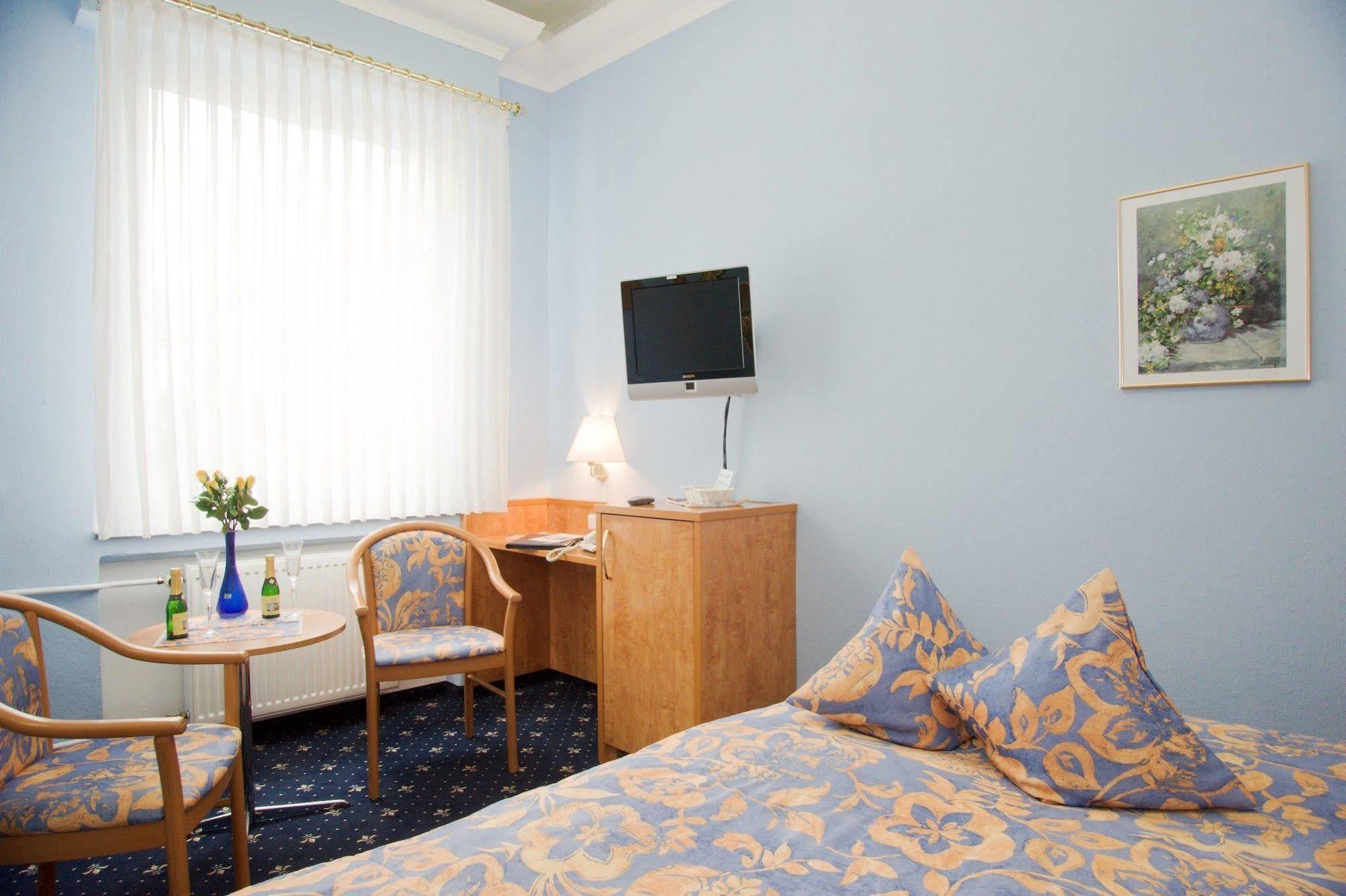 Hotel Hoehn Rüdesheim nad Renem Zewnętrze zdjęcie