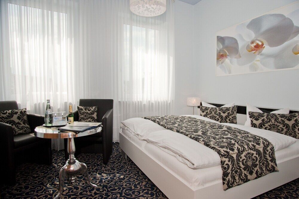 Hotel Hoehn Rüdesheim nad Renem Zewnętrze zdjęcie